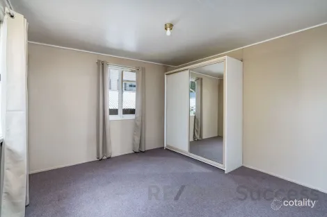 Property photo of 4 Hillview Avenue Newtown QLD 4350