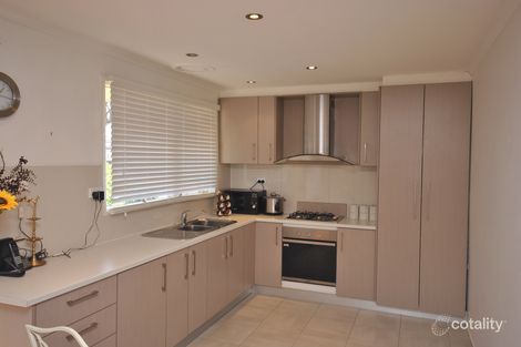 Property photo of 25 Upton Crescent Narre Warren VIC 3805