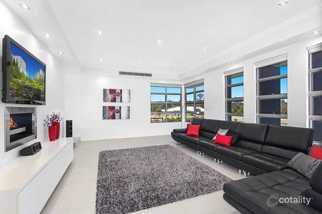 Property photo of 15 Portrush Crescent Luddenham NSW 2745
