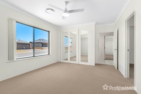 Property photo of 18 Beachcomber Hill Glenfield WA 6532