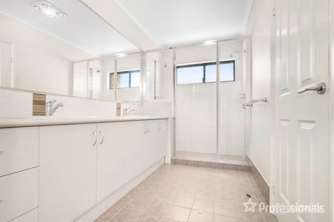Property photo of 18 Beachcomber Hill Glenfield WA 6532