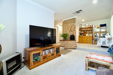 Property photo of 32 Woodbridge Drive Cooloongup WA 6168
