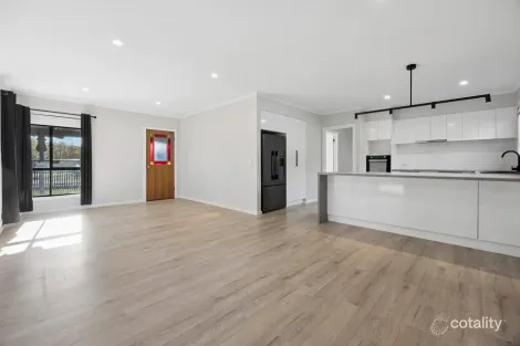 Property photo of 32 Cressy Street Camperdown VIC 3260