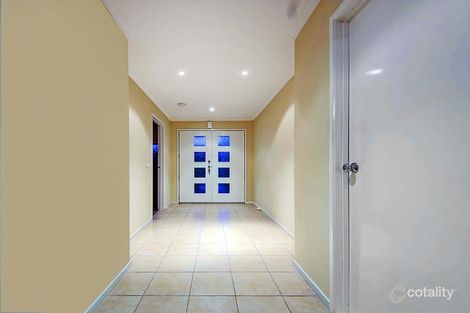 Property photo of 18 Peppermint Crescent Manor Lakes VIC 3024