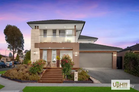 13 Murgese Cct, Clyde North, VIC 3978