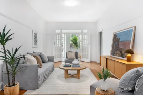 2/4 Ithaca Rd, Elizabeth Bay, NSW 2011