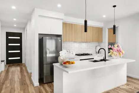 Property photo of 32 Janoli Street Mickleham VIC 3064