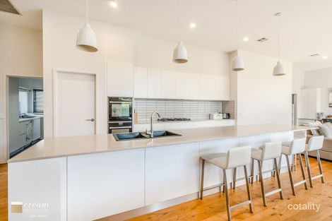 Property photo of 11 Furphy Place Garran ACT 2605