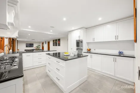 Property photo of 2 Honeysuckle Close Mildura VIC 3500