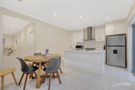 Property photo of 15 Taronga Way South Morang VIC 3752