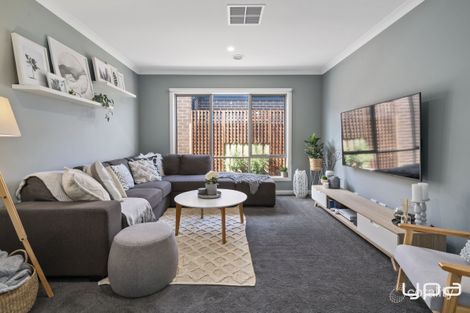 Property photo of 6 Duclair Avenue Werribee VIC 3030