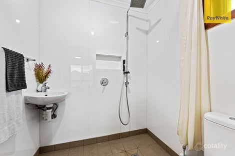 Property photo of 12 Penola Close St Albans VIC 3021