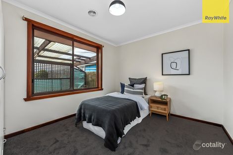 Property photo of 12 Penola Close St Albans VIC 3021