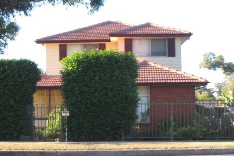 11 Targo Rd, Pendle Hill, NSW 2145