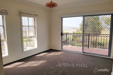 Property photo of 34 McGuire Crescent Williamstown VIC 3016