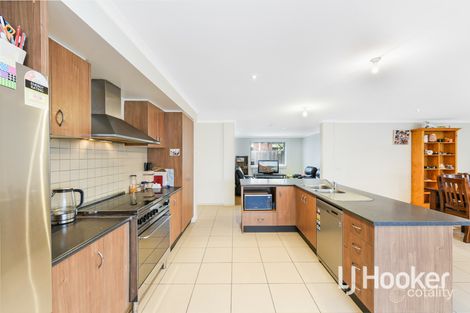 Property photo of 40 Taplan Crescent Cranbourne West VIC 3977