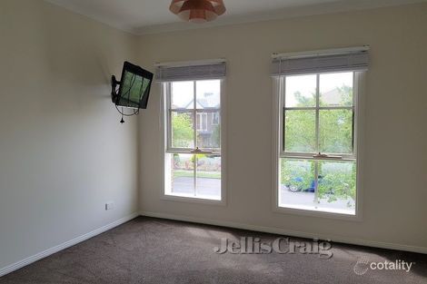Property photo of 34 McGuire Crescent Williamstown VIC 3016