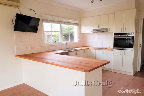 Property photo of 34 McGuire Crescent Williamstown VIC 3016