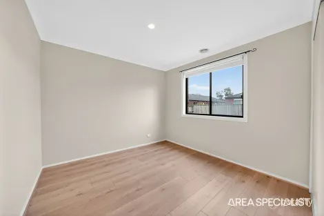 Property photo of 64 Moorookyle Avenue Tarneit VIC 3029