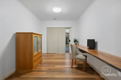 Property photo of 21 Markdale Way Doreen VIC 3754