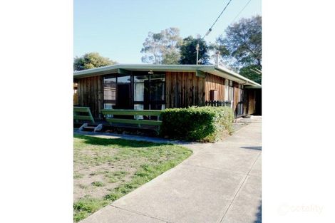 18 Shamrock Ave, Cowes, VIC 3922