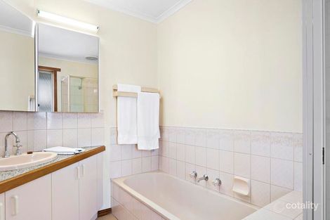 Property photo of 1 Lauderdale Avenue Alfredton VIC 3350