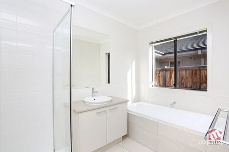 Property photo of 9 Brindabella Circuit Sandhurst VIC 3977