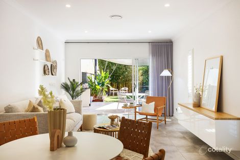 2/3 Dawn Pde, Miami, QLD 4220