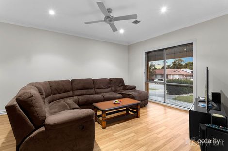 Property photo of 11 London Crescent Narre Warren VIC 3805