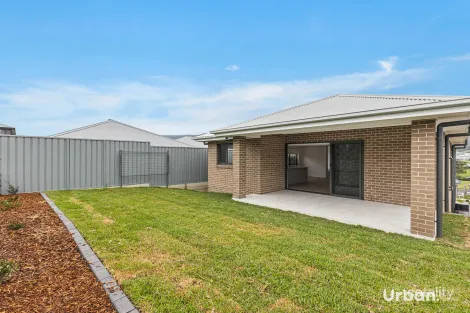 Property photo of 4 Lemon Grove Stream Hill NSW 2526