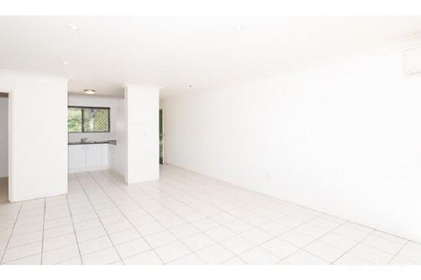 Property photo of 4/54 Oceanic Drive Mermaid Waters QLD 4218