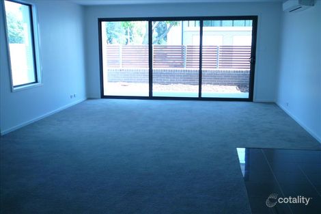 Property photo of 1/39 Jerrabomberra Avenue Narrabundah ACT 2604