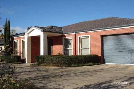 Property photo of 2/4 Weatherby Drive Strathdale VIC 3550