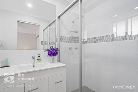 Property photo of 2/34 Kariboo Lane Mount Hutton NSW 2290