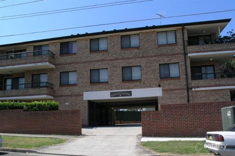 Property photo of 3/61 Tennyson Road Greenacre NSW 2190