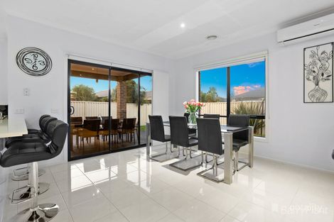 Property photo of 75 Blue Horizons Way Pakenham VIC 3810