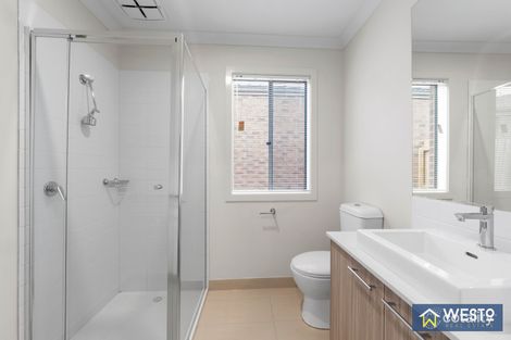 Property photo of 17 Salinga Drive Werribee VIC 3030