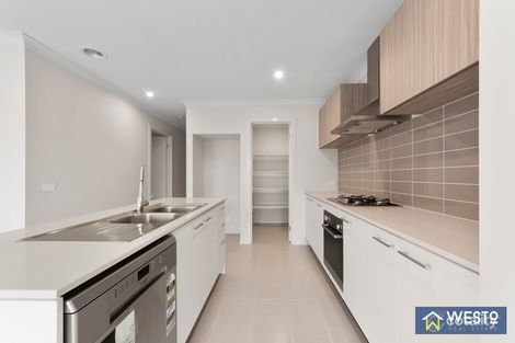 Property photo of 17 Salinga Drive Werribee VIC 3030