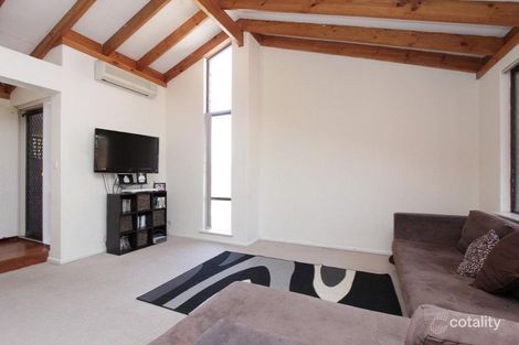 Property photo of 8 Hamlet Close Beldon WA 6027