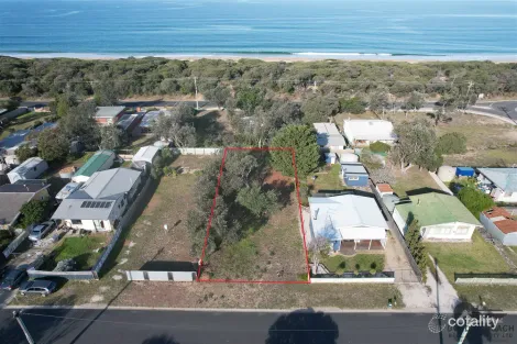 Property photo of 8 Blue Water Avenue Golden Beach VIC 3851
