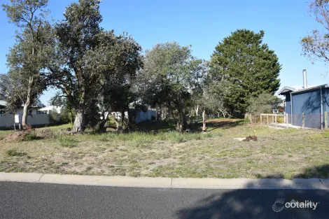 Property photo of 8 Blue Water Avenue Golden Beach VIC 3851