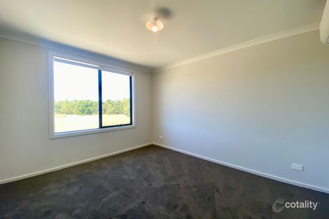 Property photo of 19 Pottersfield Walk Officer VIC 3809