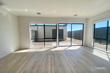 Property photo of 19 Pottersfield Walk Officer VIC 3809