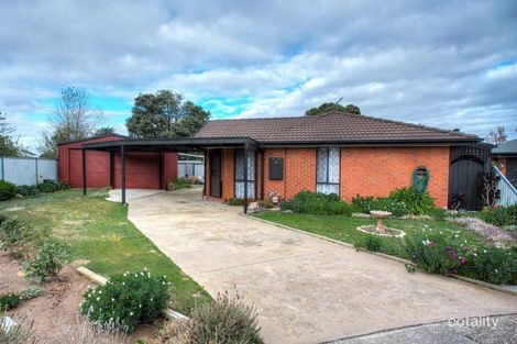 8 Zora Ct, Sebastopol, VIC 3356