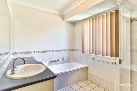 Property photo of 11 Hyndes Close Wakerley QLD 4154
