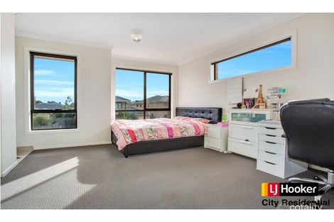 Property photo of 15 Maritime Circuit Point Cook VIC 3030