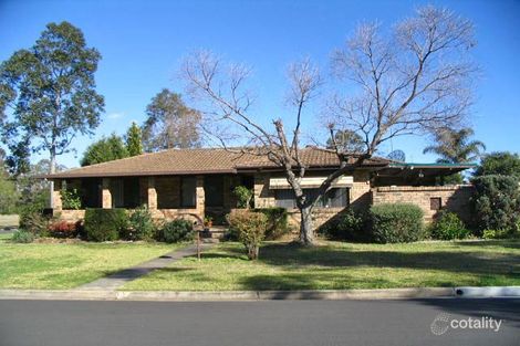 2 Hume Cres, Werrington County, NSW 2747