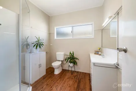 Property photo of 25 Geoffrey Street Mount Lofty QLD 4350