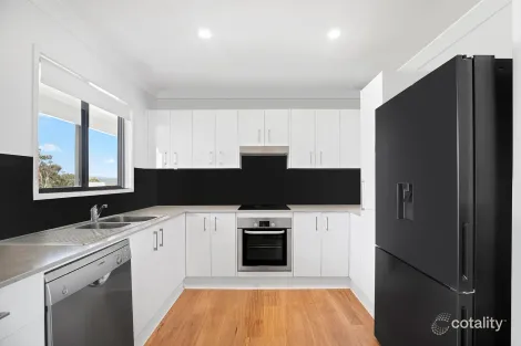 Property photo of 33 Fortune Crescent Lake Munmorah NSW 2259