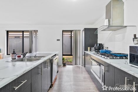 Property photo of 21 Glenree Way Bullsbrook WA 6084
